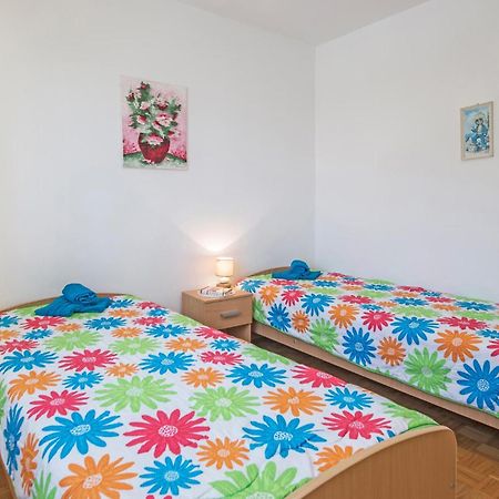 Gorgeous Apartment In Pula With House Sea View Bagian luar foto