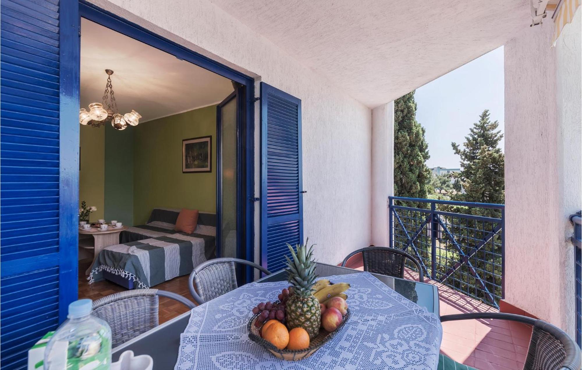 Gorgeous Apartment In Pula With House Sea View Bagian luar foto