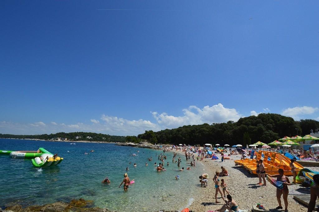 Gorgeous Apartment In Pula With House Sea View Ruang foto
