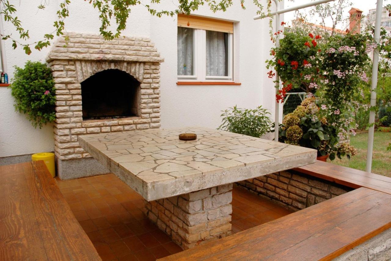 Gorgeous Apartment In Pula With House Sea View Bagian luar foto